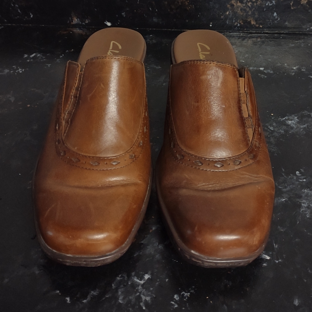 Clarks Women's Brown Leather 2 Inch Heeled Clogs Size 8M - Picture 3 of 11
